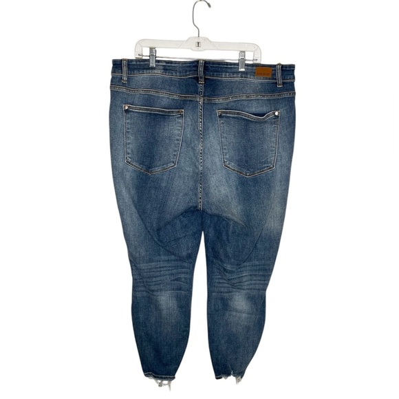 Judy Blue High Waist Skinny Fit Jeans Raw Distressed Hem Style JB82157MD - Picture 2 of 8